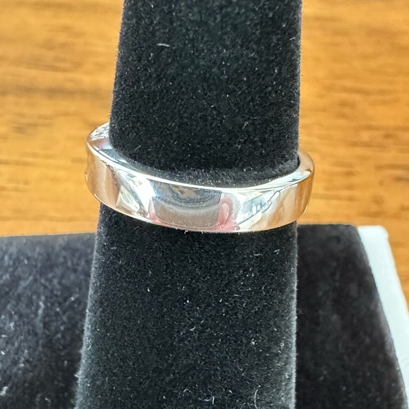 GIA Certified Cushion Cut Diamond Ring - Picture 3 of 14